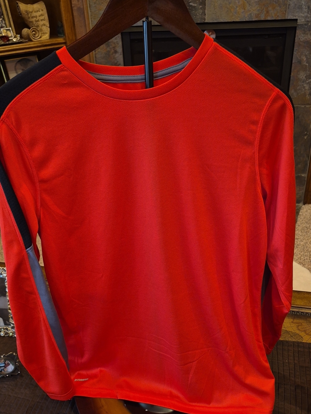 Champion Athletic Long Sleeve Top with Logo Boys XL 16 18
